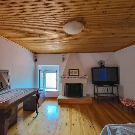 παραδοσιακό σπίτι με θέα *